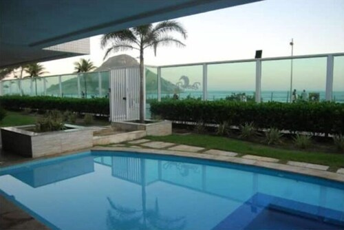 Beachfront apartment in Rio de Janeiro ideal for surfers and leisure lovers!