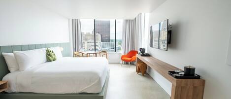 1 sovrum, sängtillbehör av högsta kvalitet, bäddmadrasser och minibar