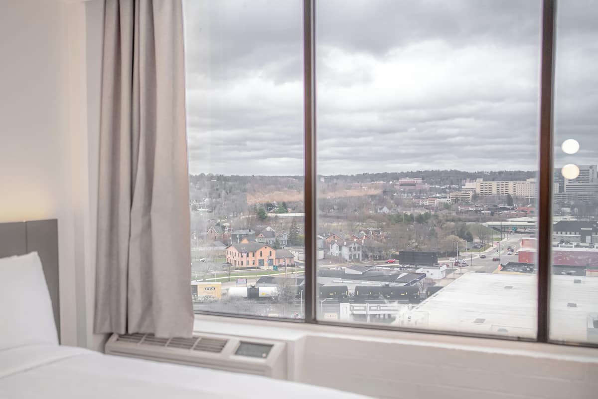 1 chambre, literie de qualité supérieure, surmatelas, minibar