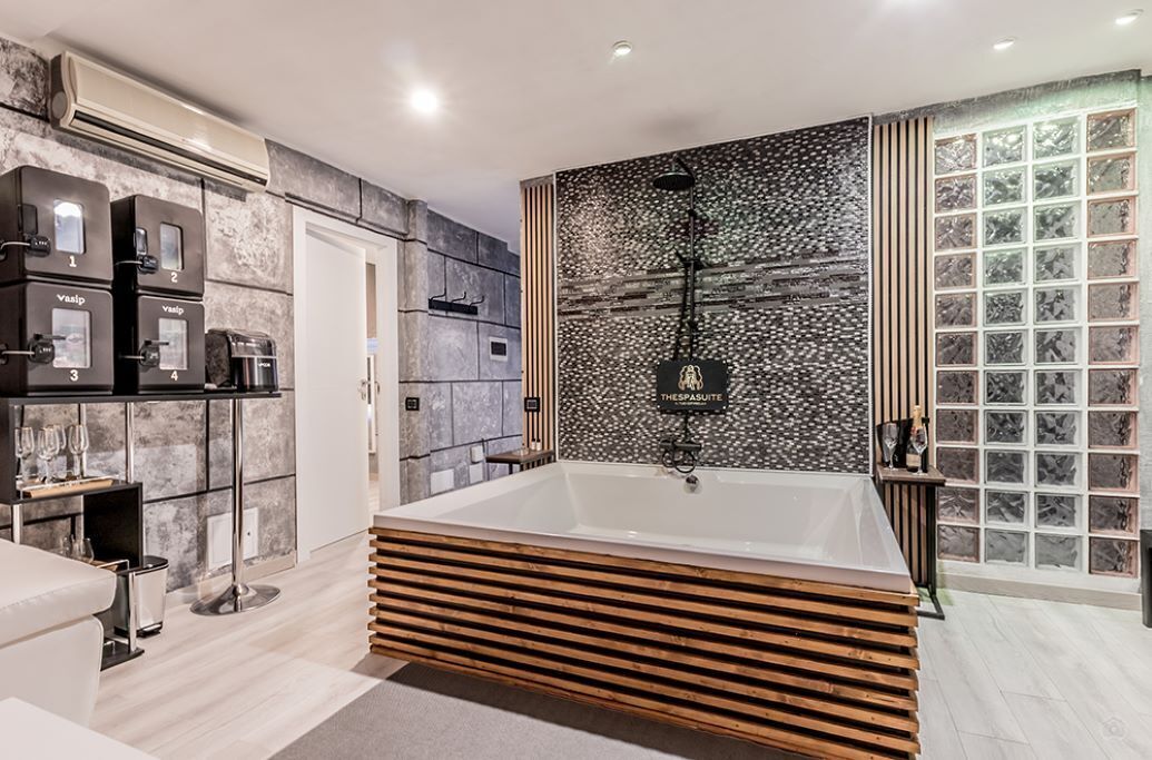 Luxurious one bedroom apartment - The spa Suite