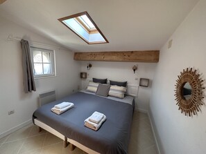 2 bedrooms, iron/ironing board, travel crib, free WiFi