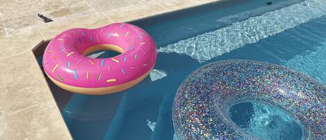 Piscina all'aperto, una piscina riscaldata