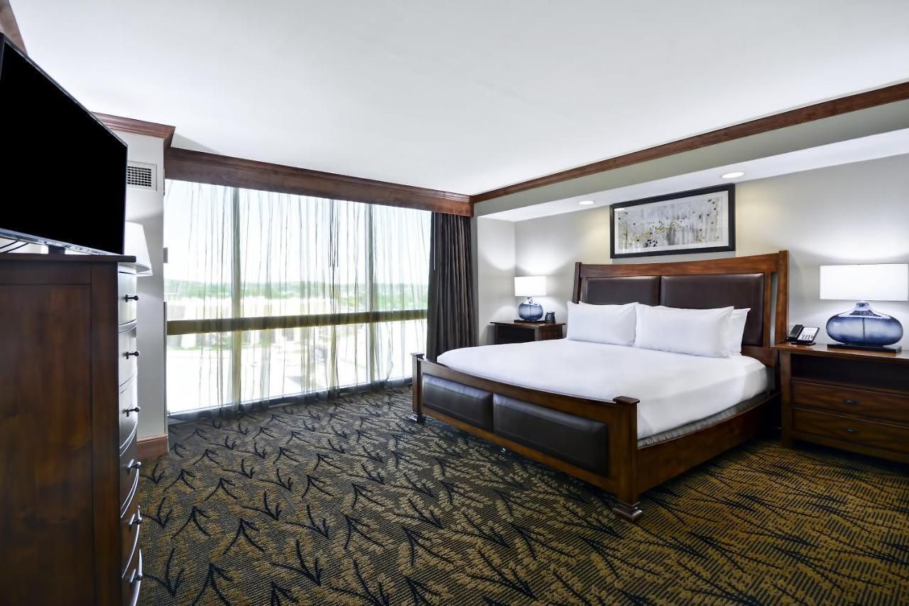 Premium bedding, iron/ironing board, WiFi (free), bed sheets