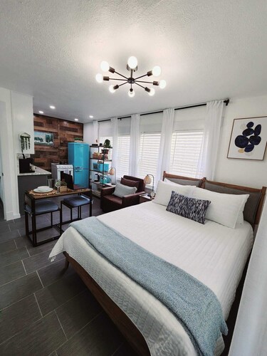 Azul Relaxing Studio In Mineral Well Texas