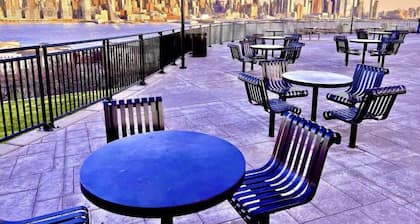 Charming 3BHK - 15 mins bus ride to Time Sq., NYC