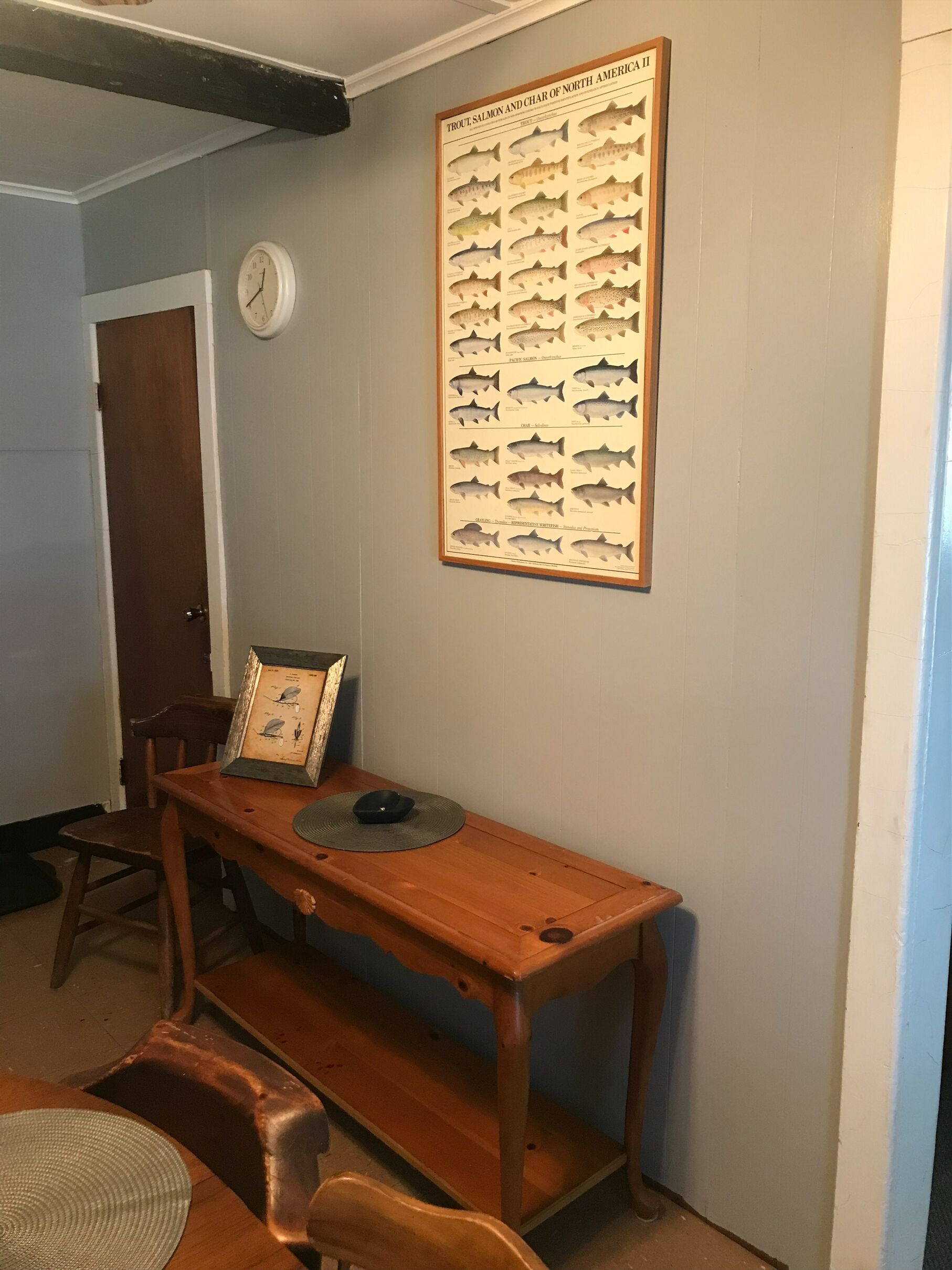 Cozy convenient home, private access to the Salmon River.