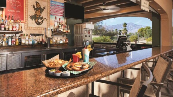 Bar (on property) - Marriott Shadow Ridge 1 Bedroom Villa (Power Trip Festival) (Palm Desert)