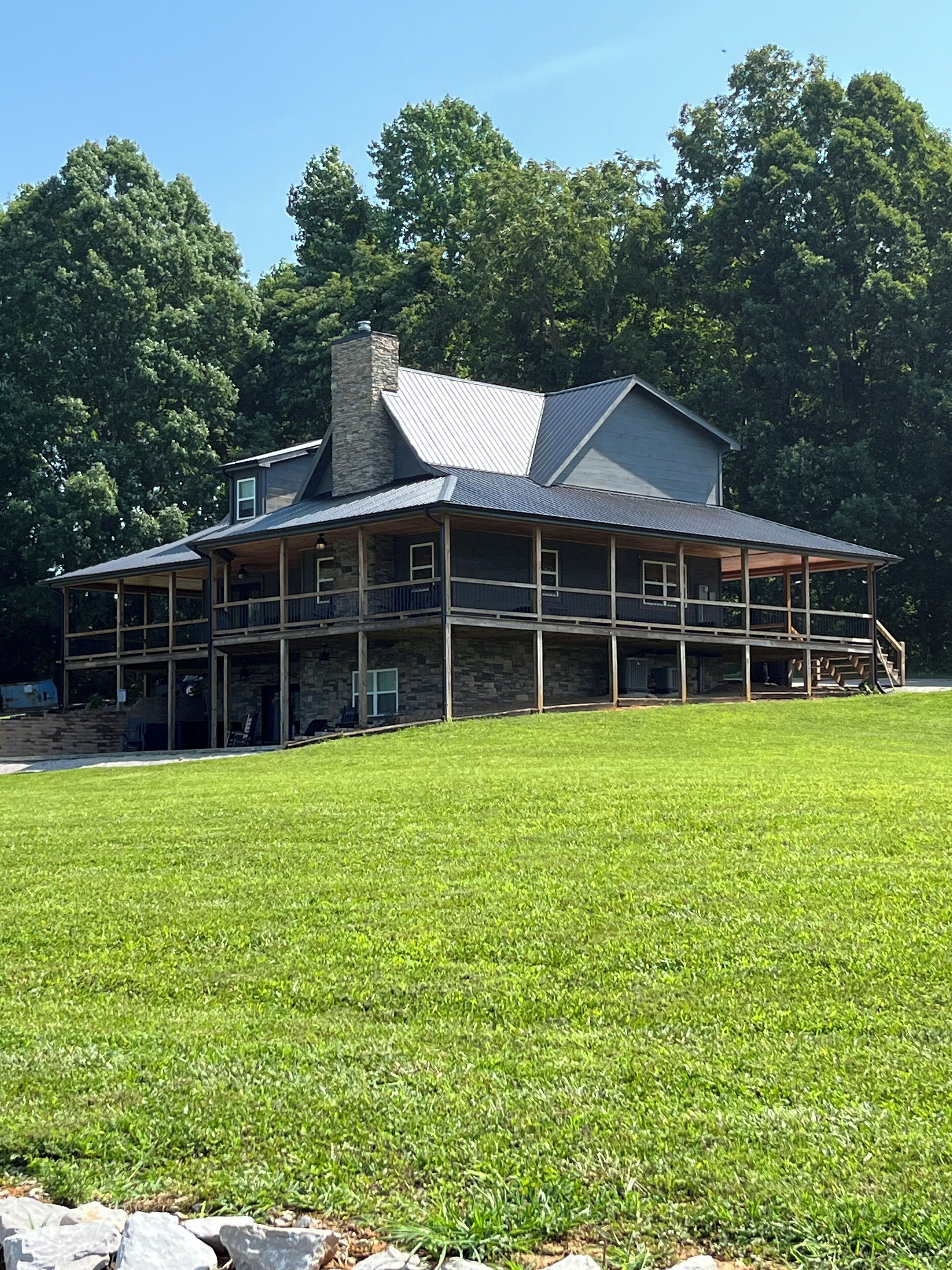 Happy Hollow Hide Away Near Dale Hollow New Cabin sleeps up to 20 with hot tub