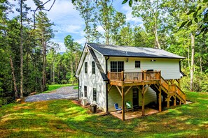 Exterior - Secluded retreat on 15 acres - high-speed internet, grill, firepit, & mtn views (Blairsville)