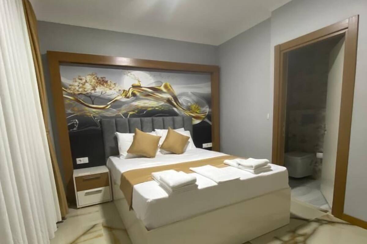 Premium bedding, minibar, desk, laptop workspace