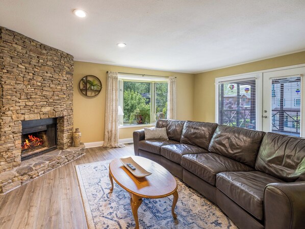 Smart TV, fireplace, Hulu, streaming services