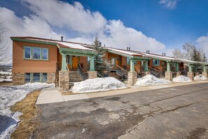 Exterior - Fraser Townhome w/ Deck, 7 Mi to Winter Park! (Fraser)