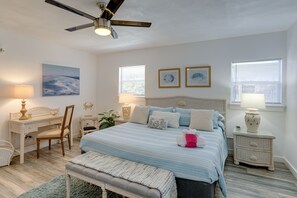 3 bedrooms, desk, iron/ironing board, travel crib