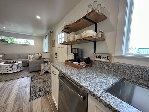 Poppies Coastal Cottage 