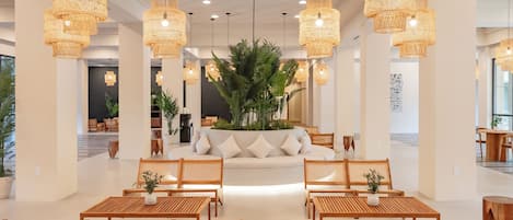 Lobby lounge