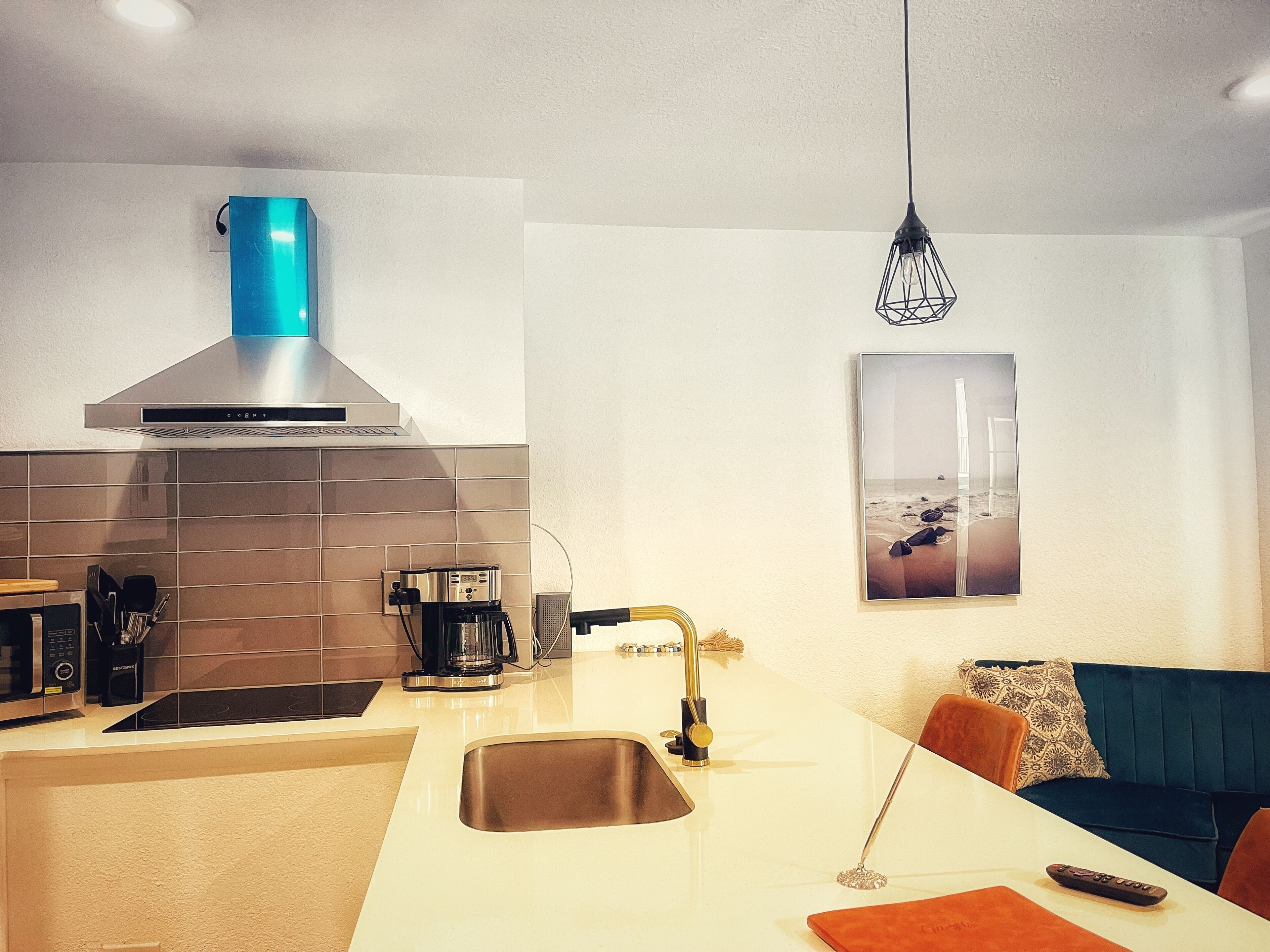 2- NEW Stylish Home w/ HotTub, Views, Fire Pit, 5 min to Canyon Lake!