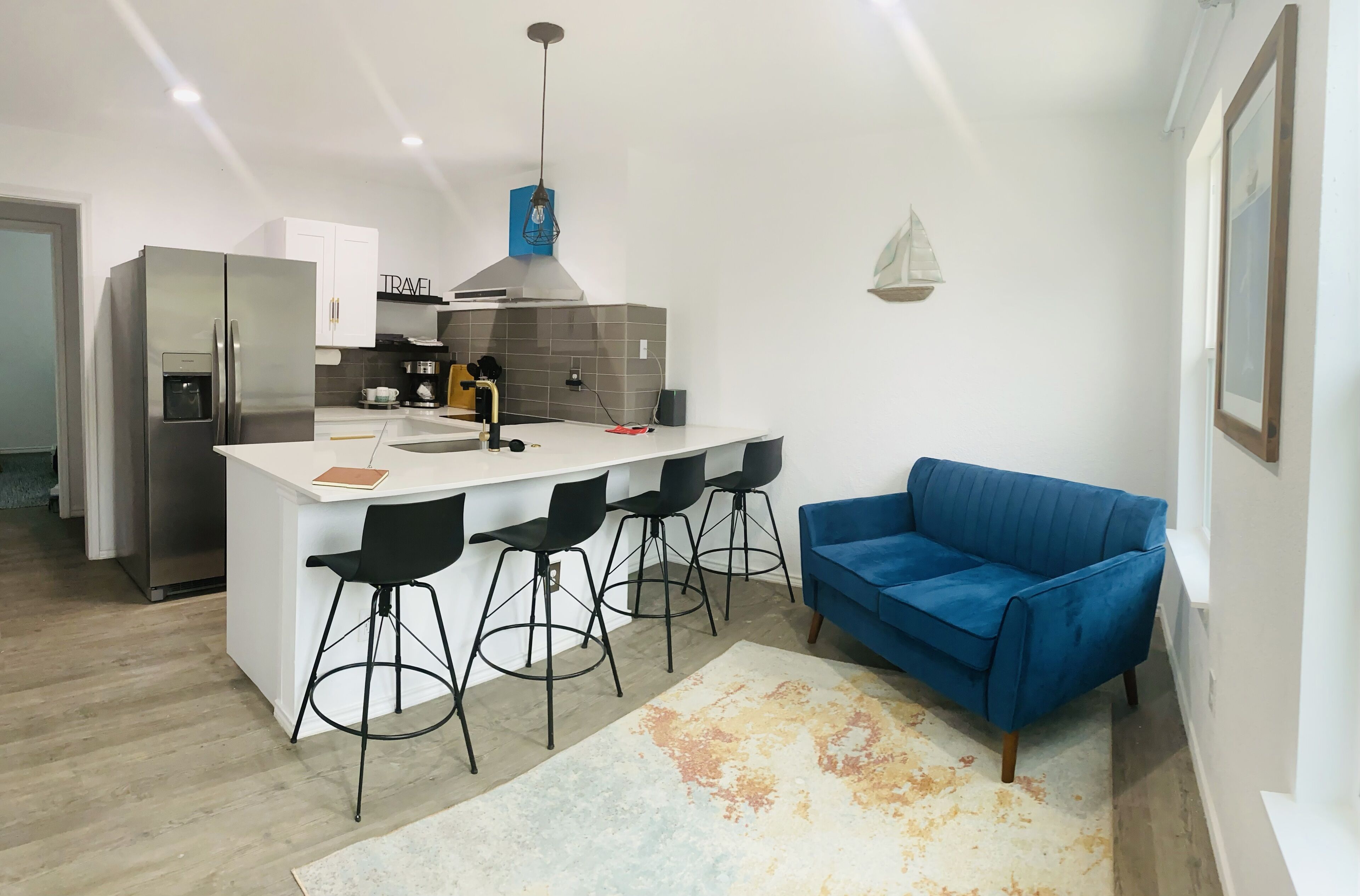 2- NEW Stylish Home w/ HotTub, Views, Fire Pit, 5 min to Canyon Lake!