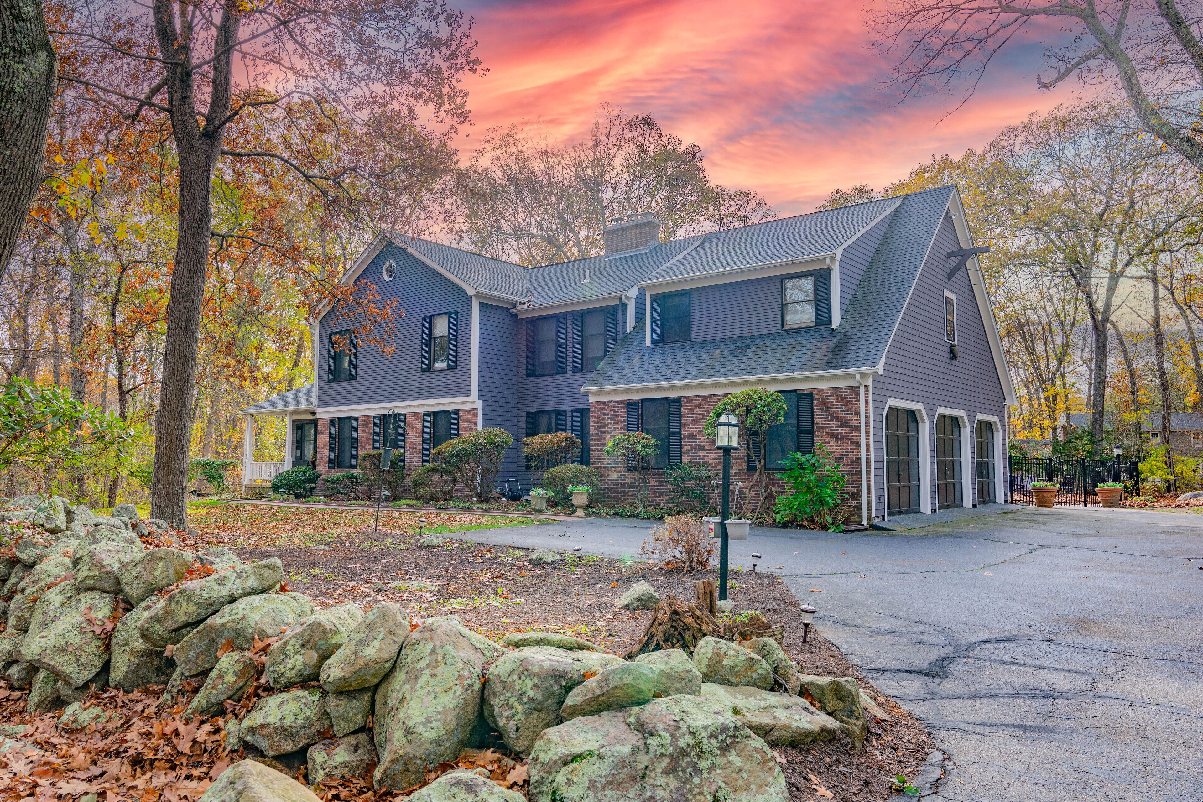 Spacious Colonial Mansion Offers Serenity in the heart of the Ocean State