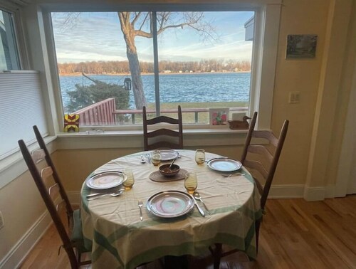 Entire house on the beautiful St. Clair River!