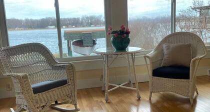 Entire house on the beautiful St. Clair River!