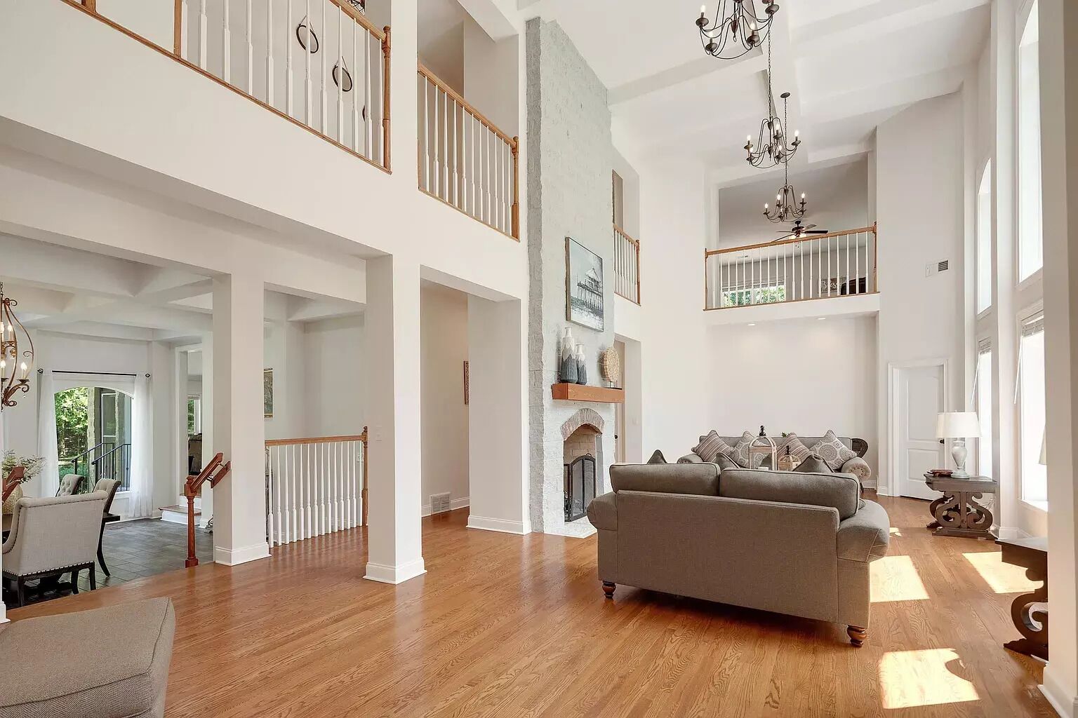 Private Estate / Perfect for Weddings or Events on 5.5 Acres 