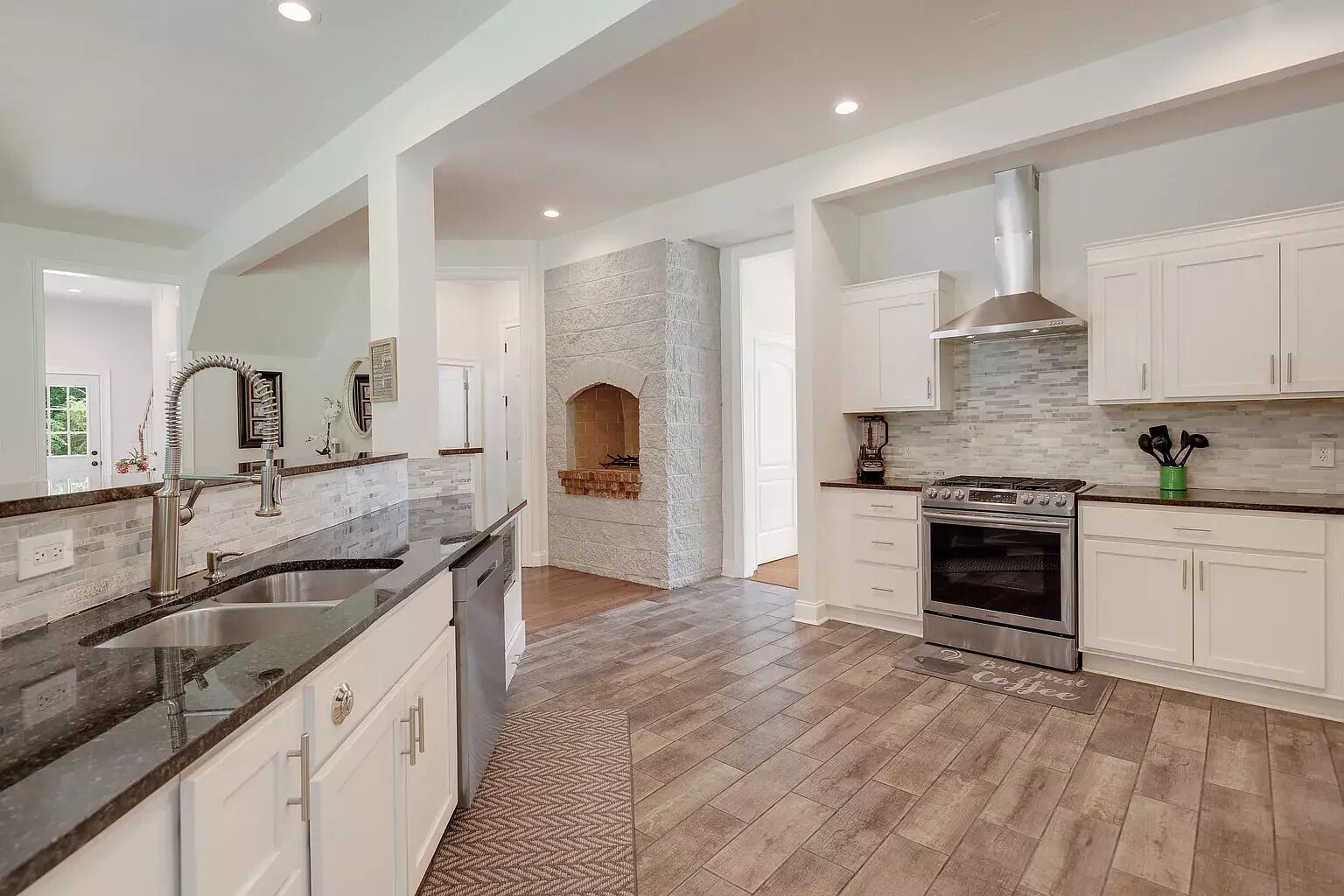 Private Estate / Perfect for Weddings or Events on 5.5 Acres 