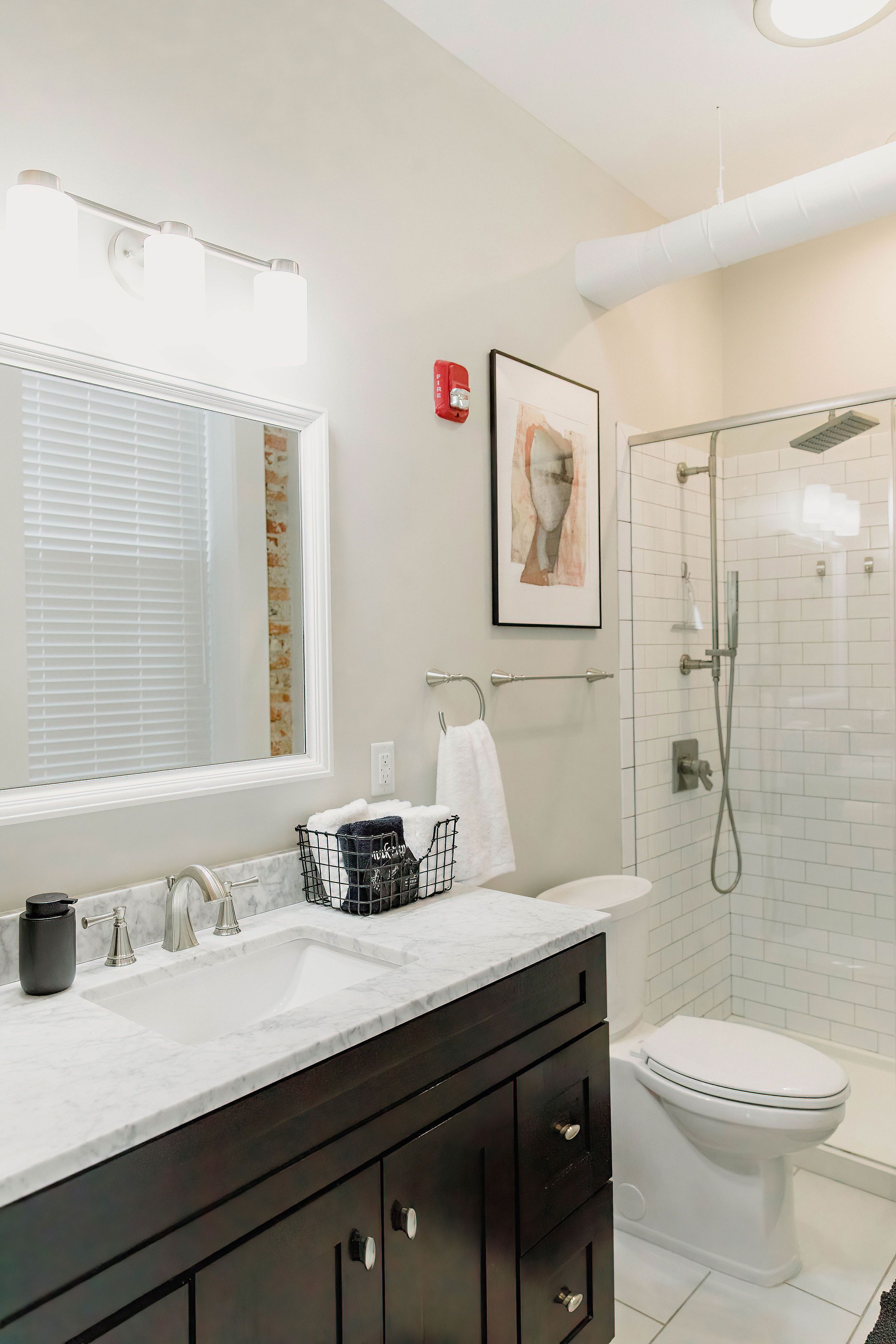 The Eleanor- Modern Downtown 2 Bedroom Apartment