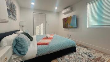 2 slaapkamers, een strijkplank/strijkijzer, gratis wifi, beddengoed