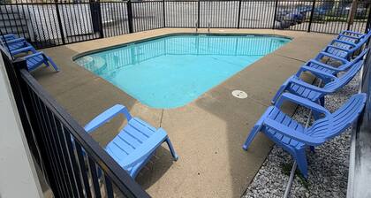 2 bedrooms with shared pool. apt3