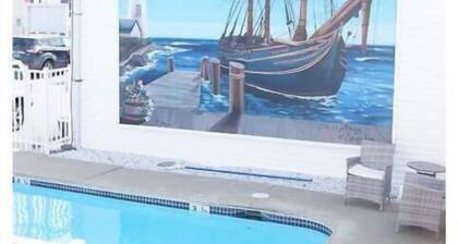 2 bedrooms with pool access #3