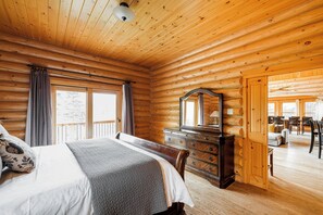 5 bedrooms, WiFi, bed sheets