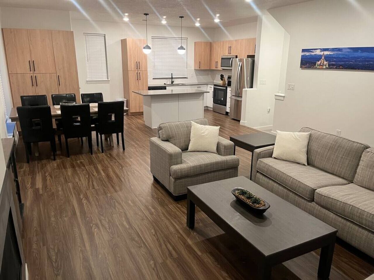 Resort Like Amenities | King bed |Queen Bed | Fast Wi-Fi | Sleeps 7 Close to Mountains