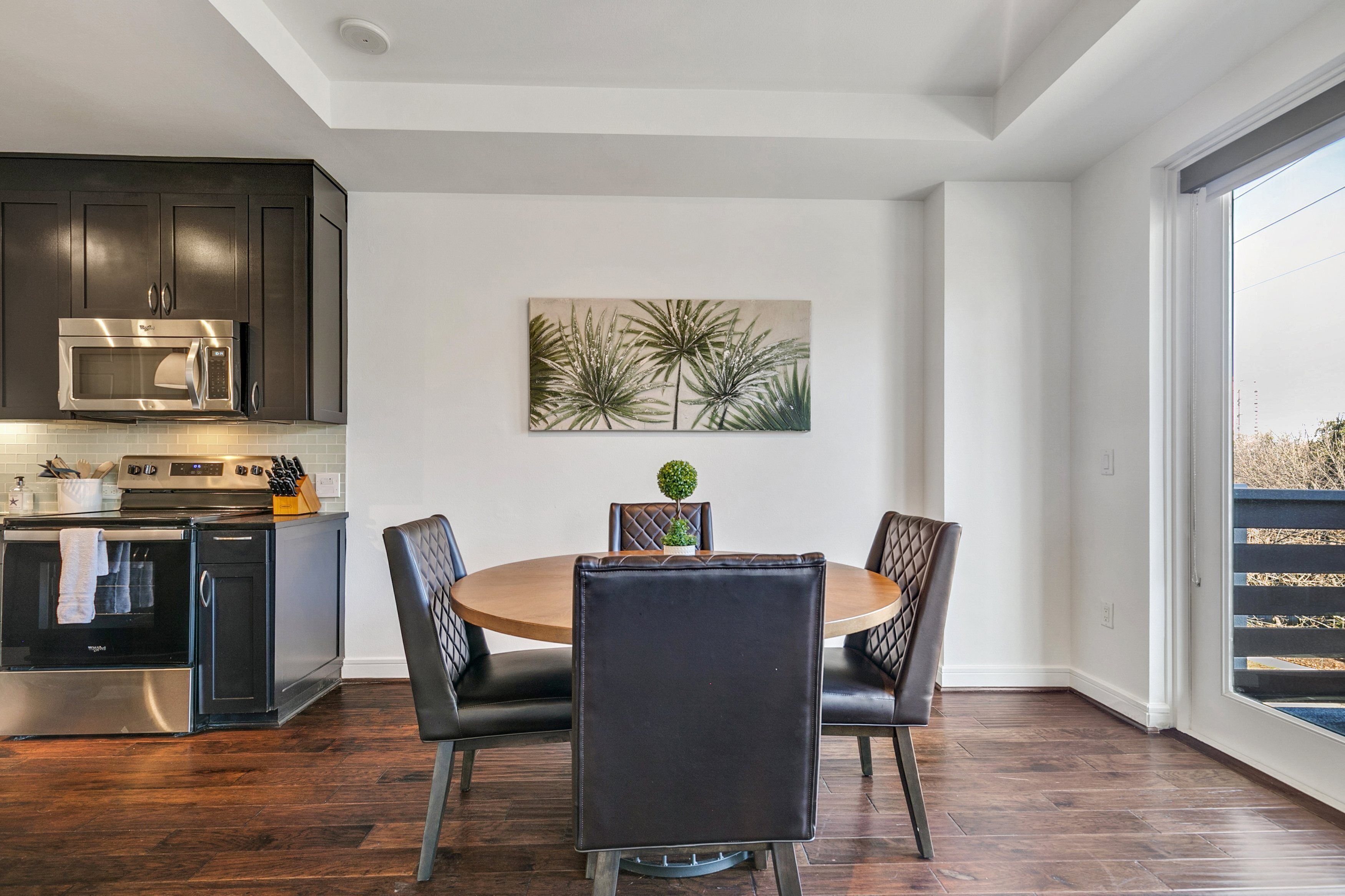 Amyfinehouse Luxury 1BR Penthouse in Uptown Dallas Terrace+Pool+Gym