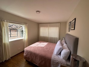 2 Schlafzimmer, Schreibtisch, kostenloses WLAN, Bettwäsche