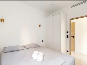 2 chambres, fer et planche à repasser, lit parapluie, Wi-Fi gratuit