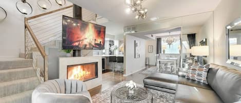 Smart-TV, Kamin, Arbeitsbereiche