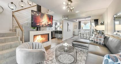 Modern loft with king suite, resort pool, and historic charm in Swiss Avenue.