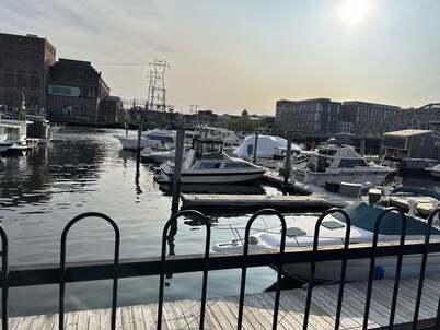Yacht rental Downtown Providence