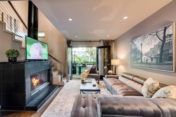 Téléviseur connecté, foyer