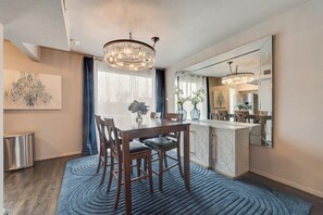 Dining - Luxury 3-bed loft featuring king & queen beds, leather sectional, smart TV, resort pool, and private patio access. (Dallas)