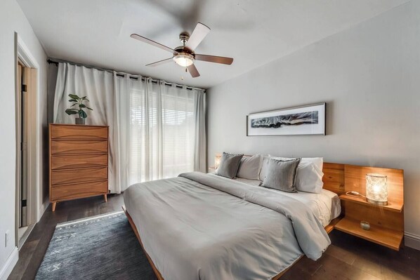 2 bedrooms, iron/ironing board, travel crib, free WiFi