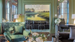Interior - 2-story loft oasis on the second floor, featuring a pool, lush courtyard views, and a prime Lower Greenville location. (Dallas)