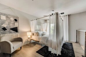 2 bedrooms, iron/ironing board, travel crib, free WiFi