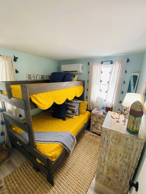 2 bedrooms, iron/ironing board, travel cot, free WiFi