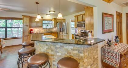 Dog-Friendly Wills Point Home w/ Grill on 10 Acres