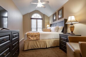 1 bedroom, iron/ironing board, WiFi, bed sheets - Capital Vacations Surrey Vacation Resort - Studio (7-Night) (Branson)