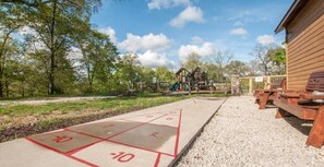 Property grounds - Capital Vacations Crowne View Heights - 2 Bedroom (7-Night) (Branson)