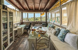 Interior - Lovely home in Koropi (Koropi)
