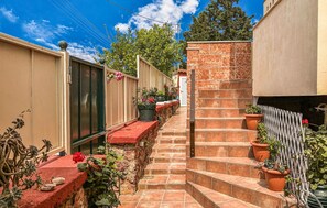Property grounds - Lovely home in Koropi (Koropi)