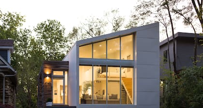 Modern Madison - Near Downtown & Crossroads